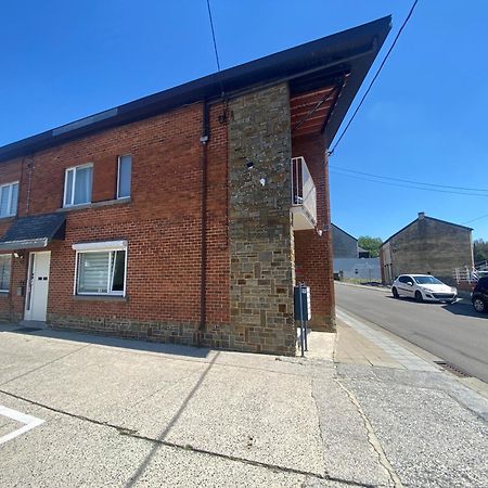 Superbe appartement lumineux ,super bien équipé avec WIFI-NetFlix Gratuit Charleroi Exterior foto
