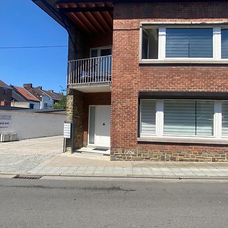 Superbe appartement lumineux ,super bien équipé avec WIFI-NetFlix Gratuit Charleroi Exterior foto