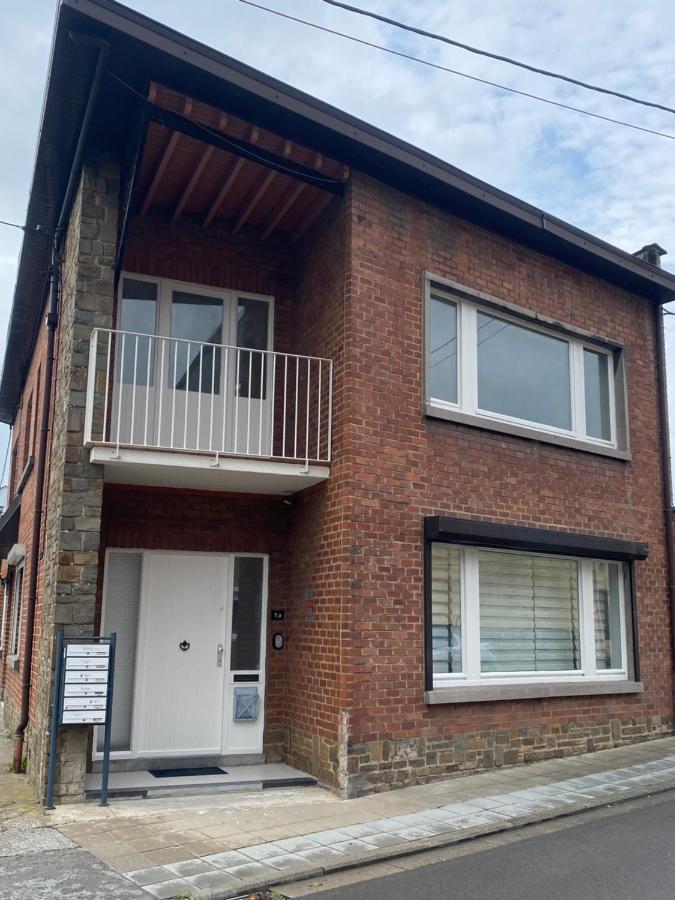 Superbe appartement lumineux ,super bien équipé avec WIFI-NetFlix Gratuit Charleroi Exterior foto