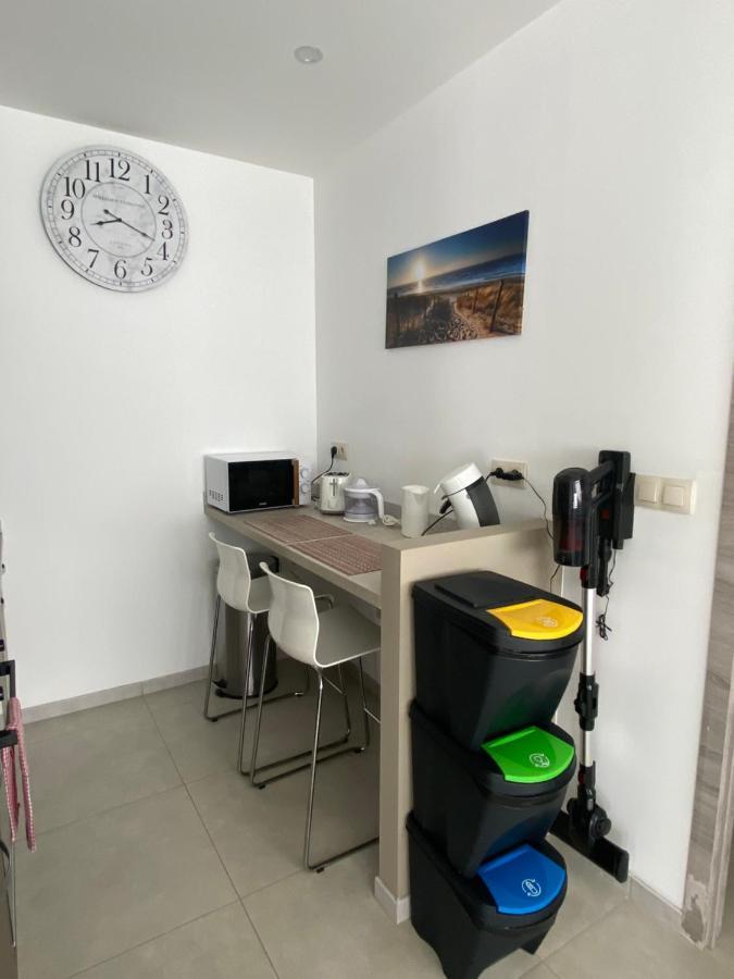 Superbe appartement lumineux ,super bien équipé avec WIFI-NetFlix Gratuit Charleroi Exterior foto